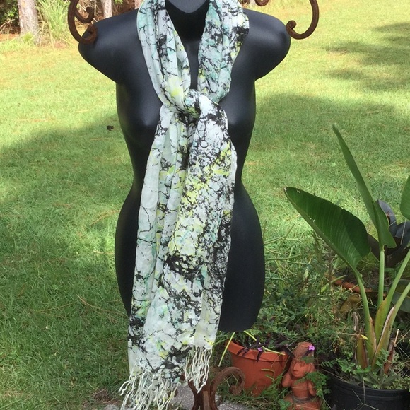 🌴NWOT Awesome Oversized Fun Scarf Endless Uses 🌴 - Picture 4 of 5